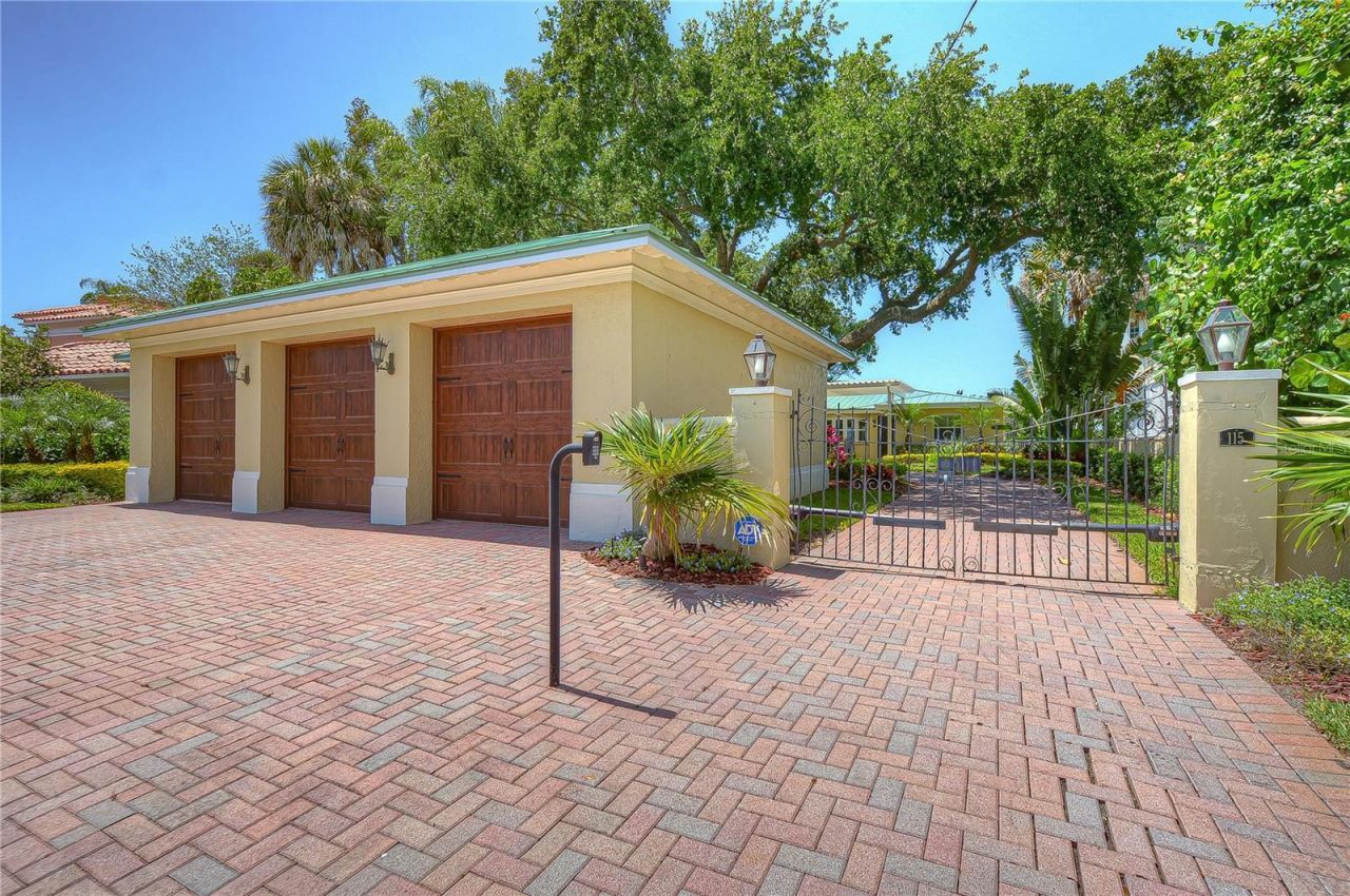 115 Buena Vista Drive S, Dunedin, FL 34698 Photo