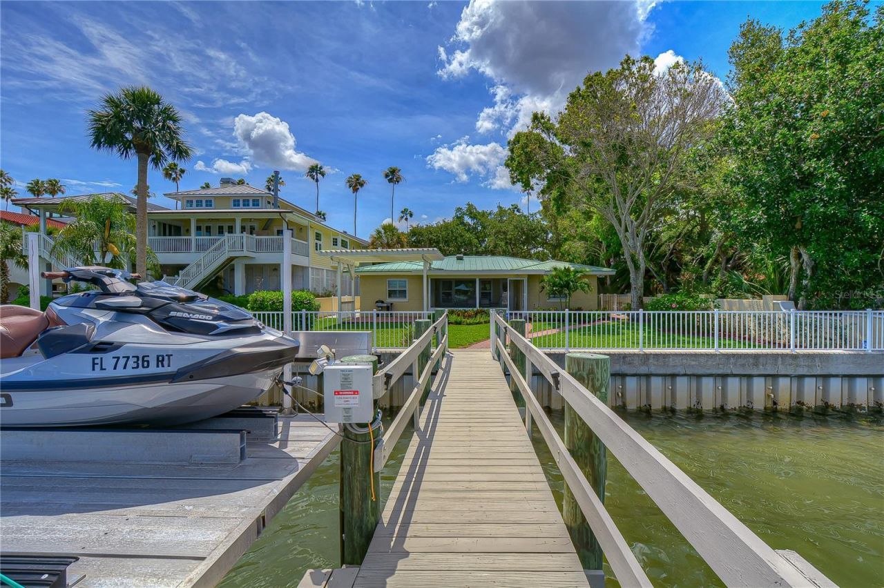 115 Buena Vista Drive S, Dunedin, FL 34698 Photo