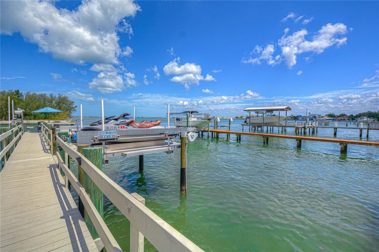 115 Buena Vista Drive S, Dunedin, FL 34698 Photo