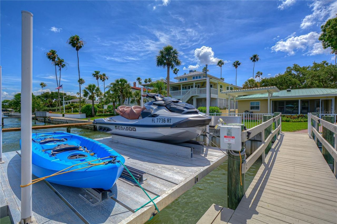 115 Buena Vista Drive S, Dunedin, FL 34698 Photo