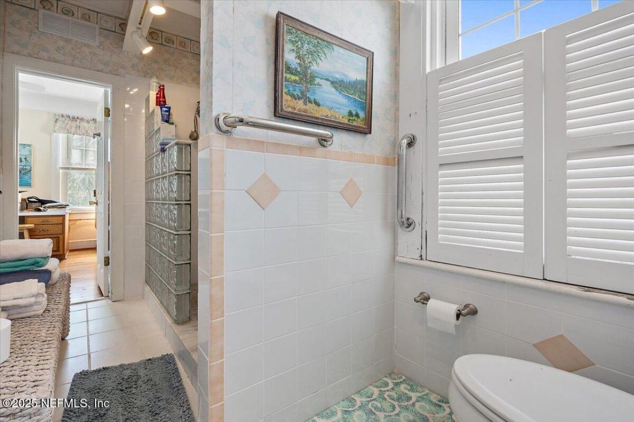 517 Beach Avenue, Atlantic Beach, FL 32233 Photo