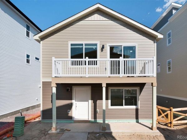 46510 Avery Lane, Bennett, CO 80102