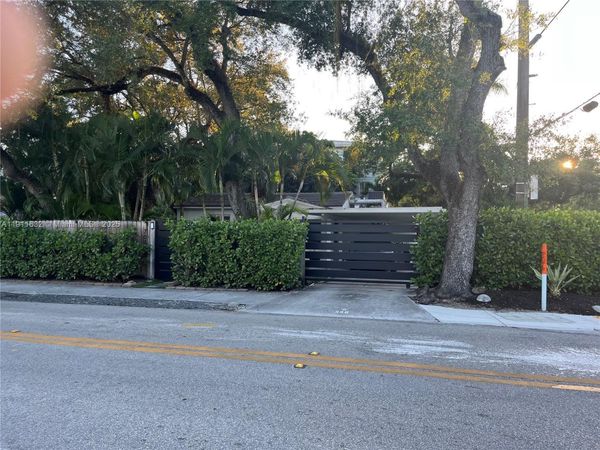 701 SW 9th Ave, Fort Lauderdale, FL 33315