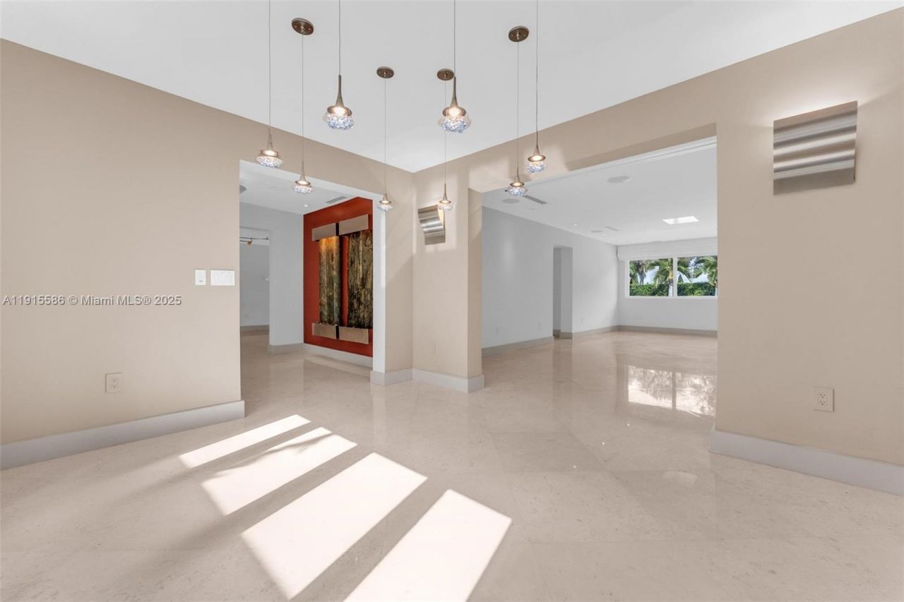 7261 W Troon Cir, Miami Lakes, FL 33014 Photo