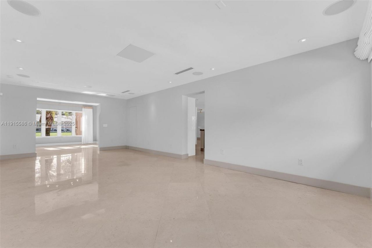 7261 W Troon Cir, Miami Lakes, FL 33014 Photo