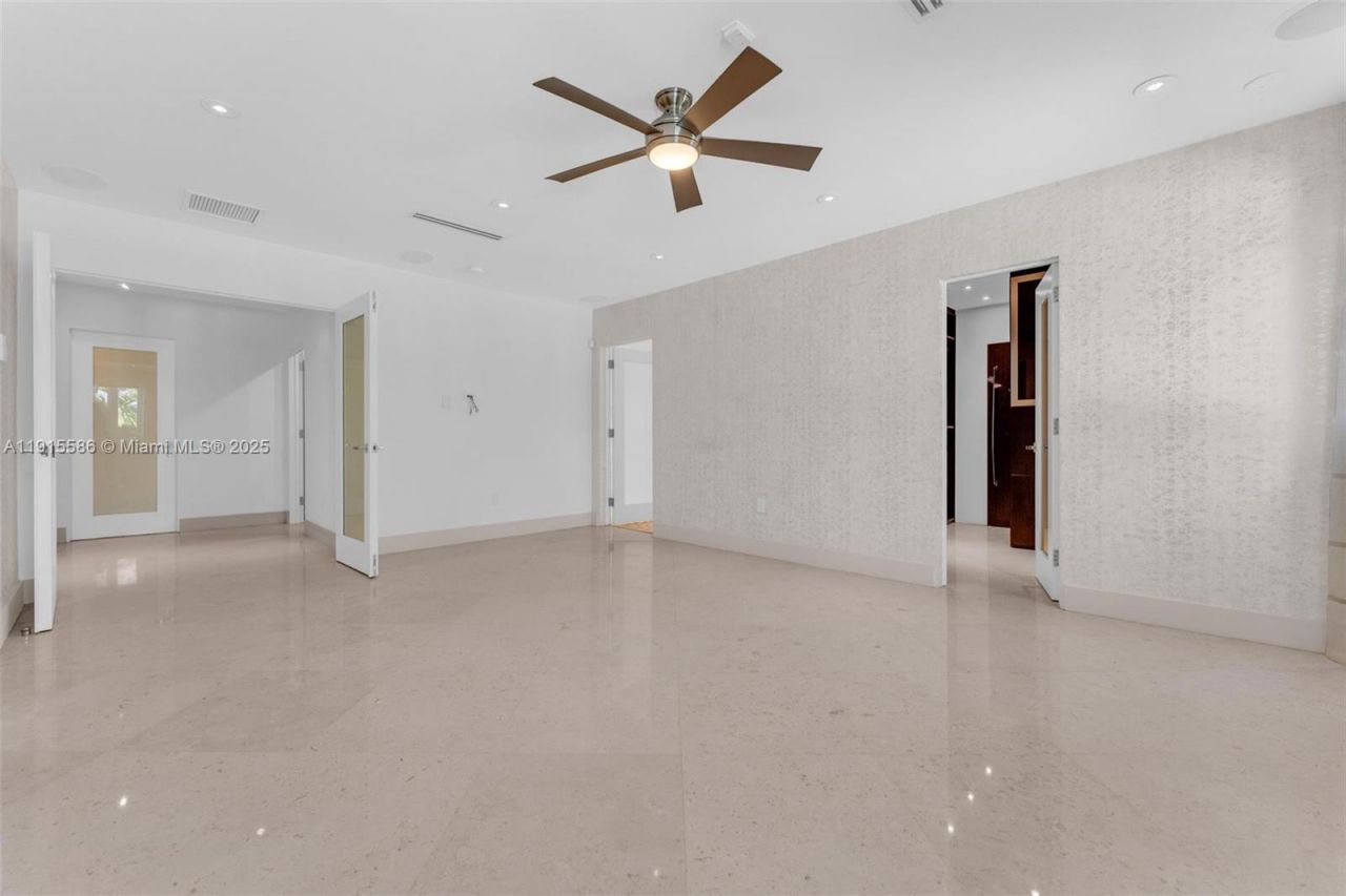 7261 W Troon Cir, Miami Lakes, FL 33014 Photo