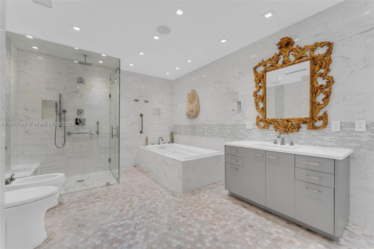 7261 W Troon Cir, Miami Lakes, FL 33014 Photo