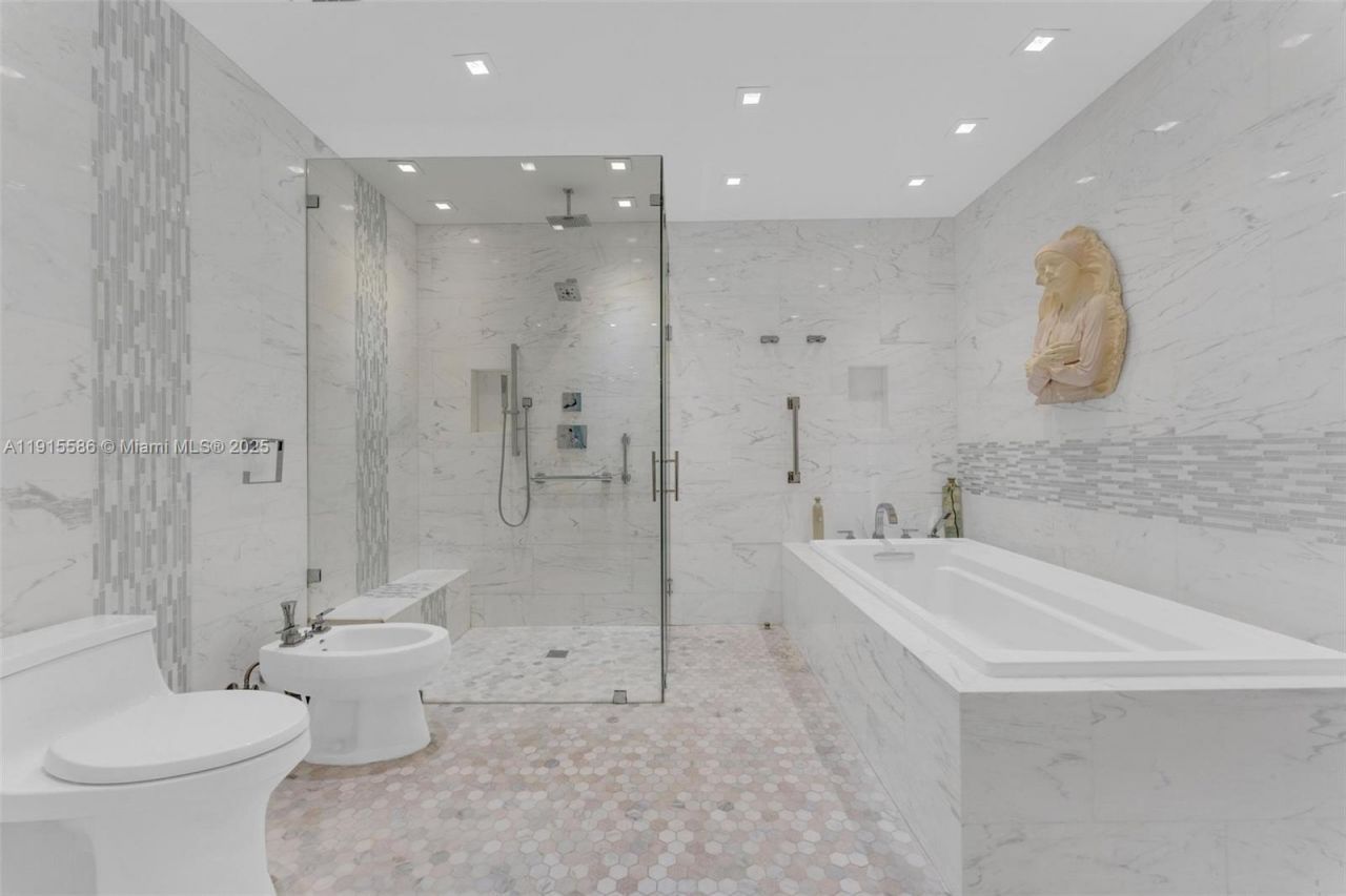 7261 W Troon Cir, Miami Lakes, FL 33014 Photo