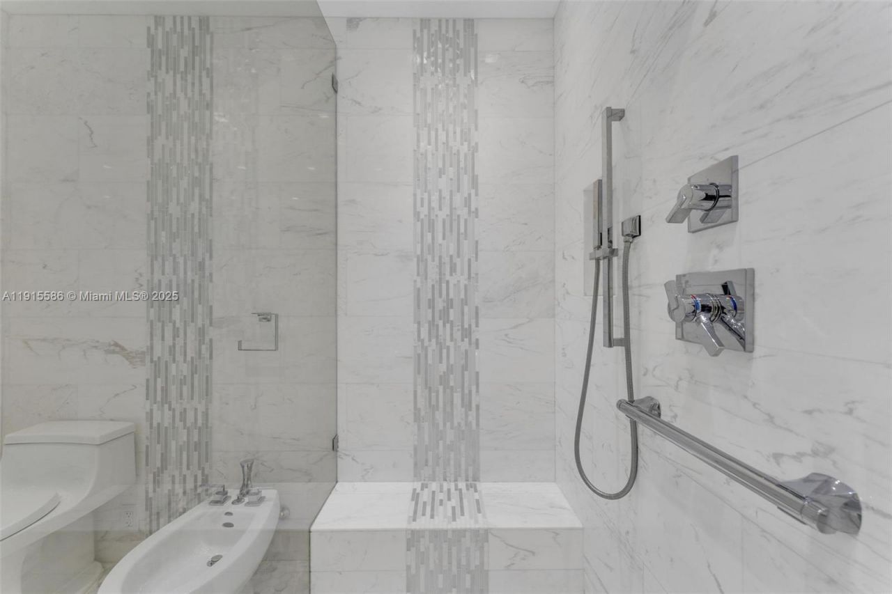 7261 W Troon Cir, Miami Lakes, FL 33014 Photo