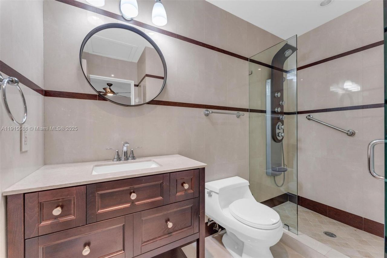 7261 W Troon Cir, Miami Lakes, FL 33014 Photo