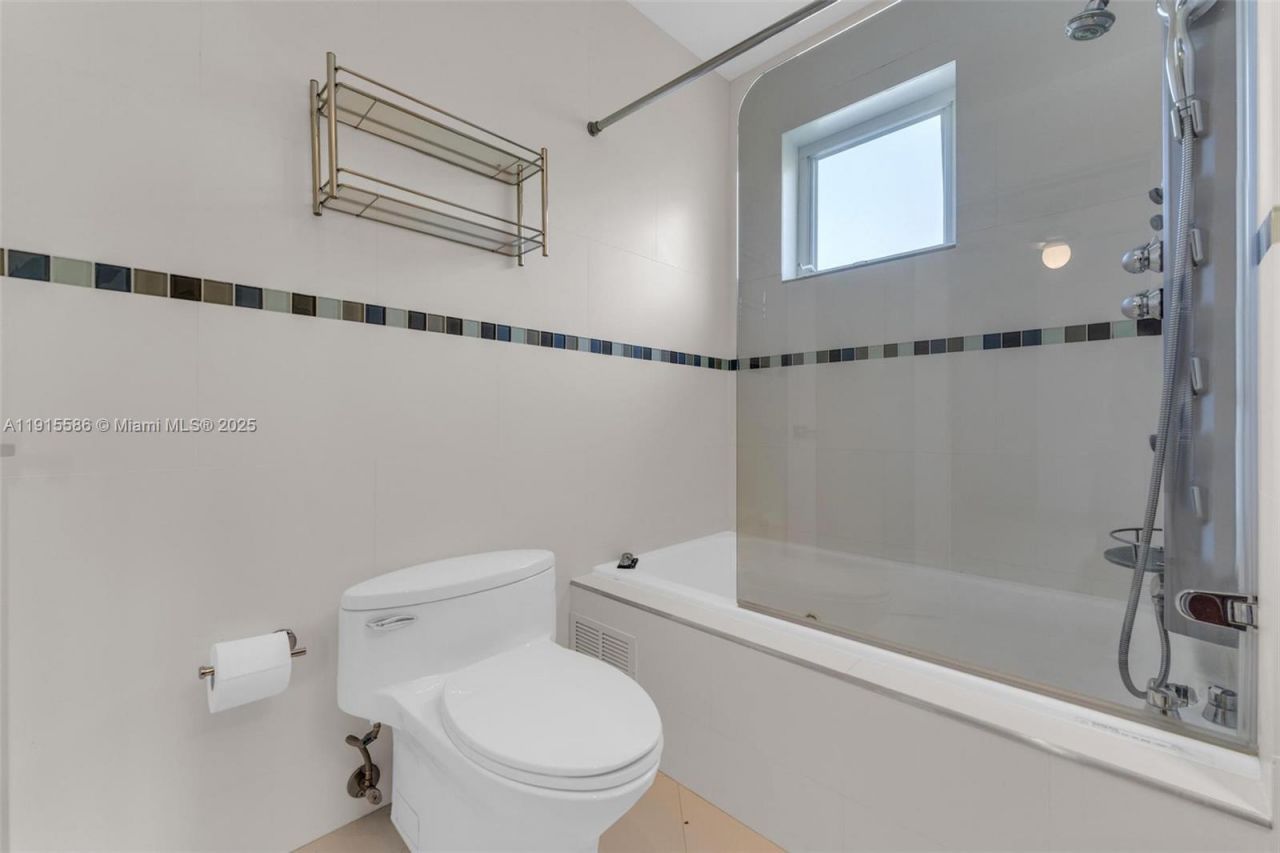 7261 W Troon Cir, Miami Lakes, FL 33014 Photo