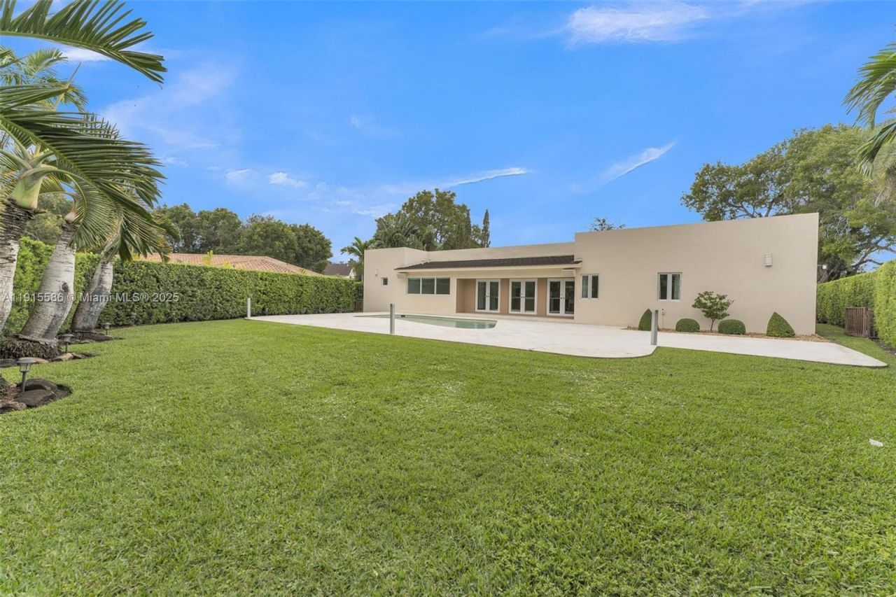 7261 W Troon Cir, Miami Lakes, FL 33014 Photo