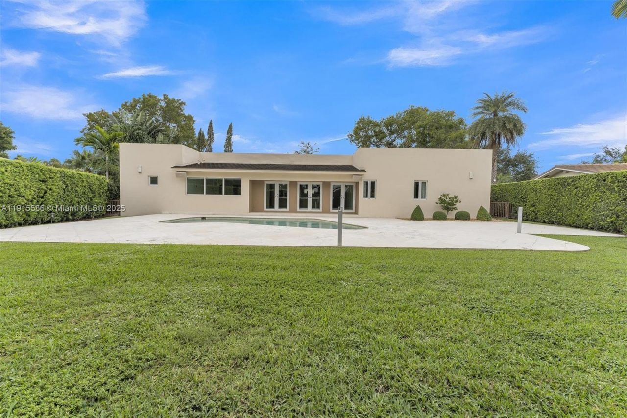 7261 W Troon Cir, Miami Lakes, FL 33014 Photo