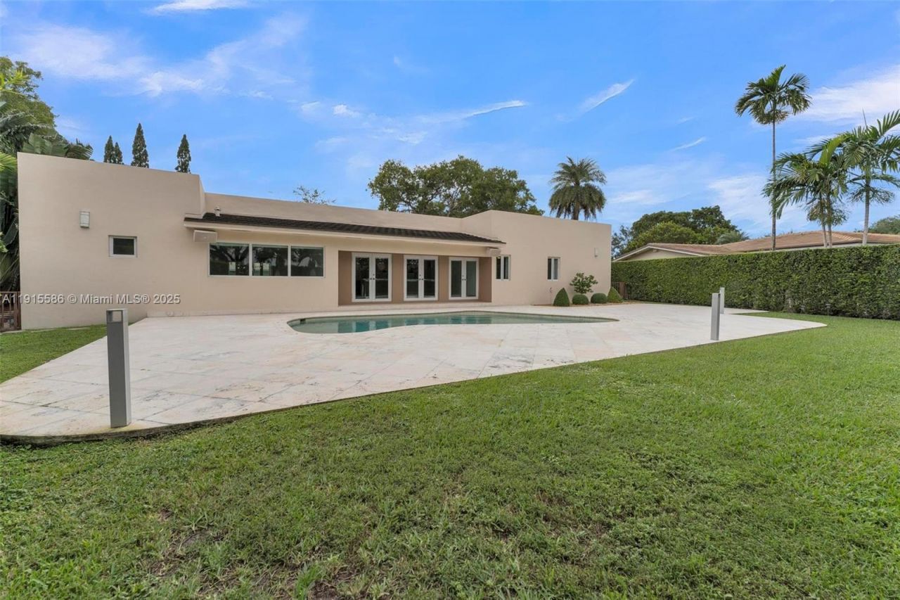 7261 W Troon Cir, Miami Lakes, FL 33014 Photo