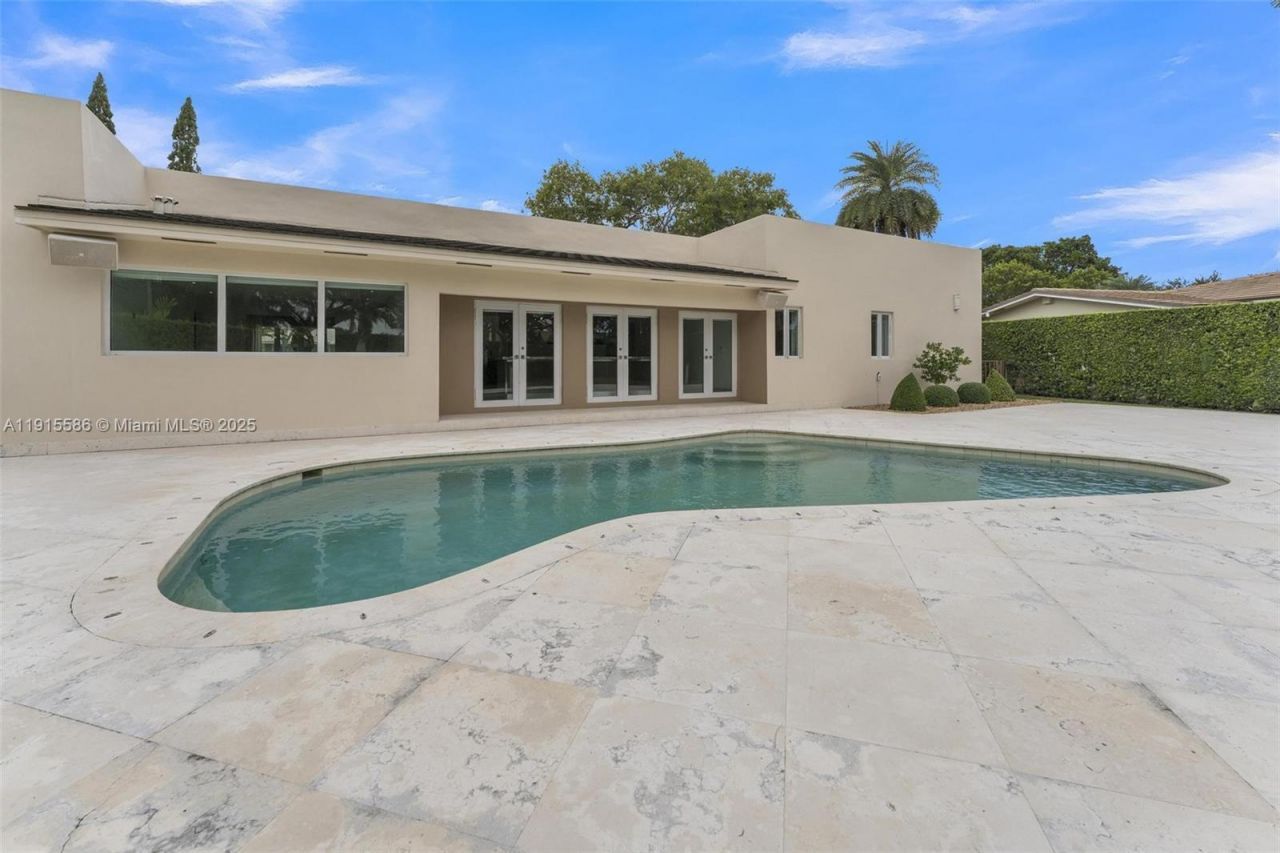 7261 W Troon Cir, Miami Lakes, FL 33014 Photo