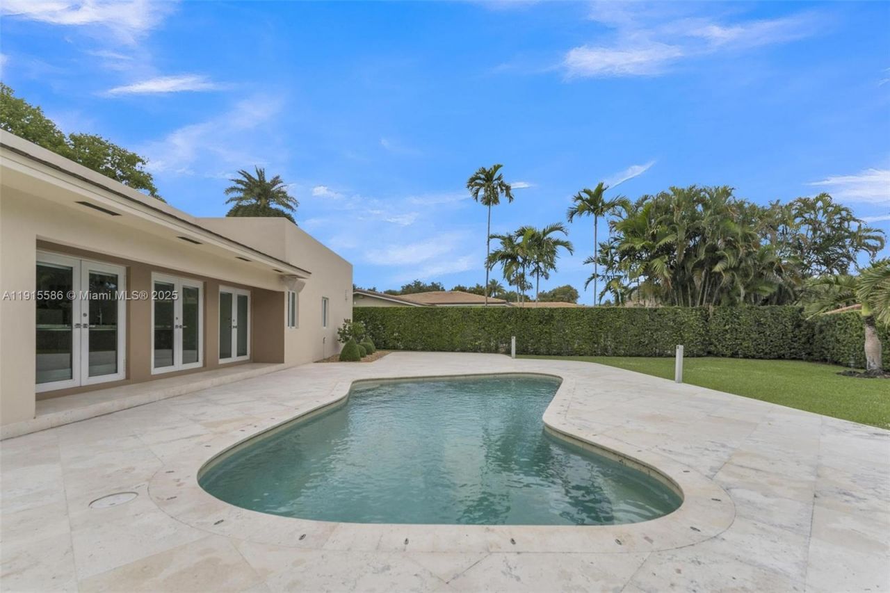 7261 W Troon Cir, Miami Lakes, FL 33014 Photo