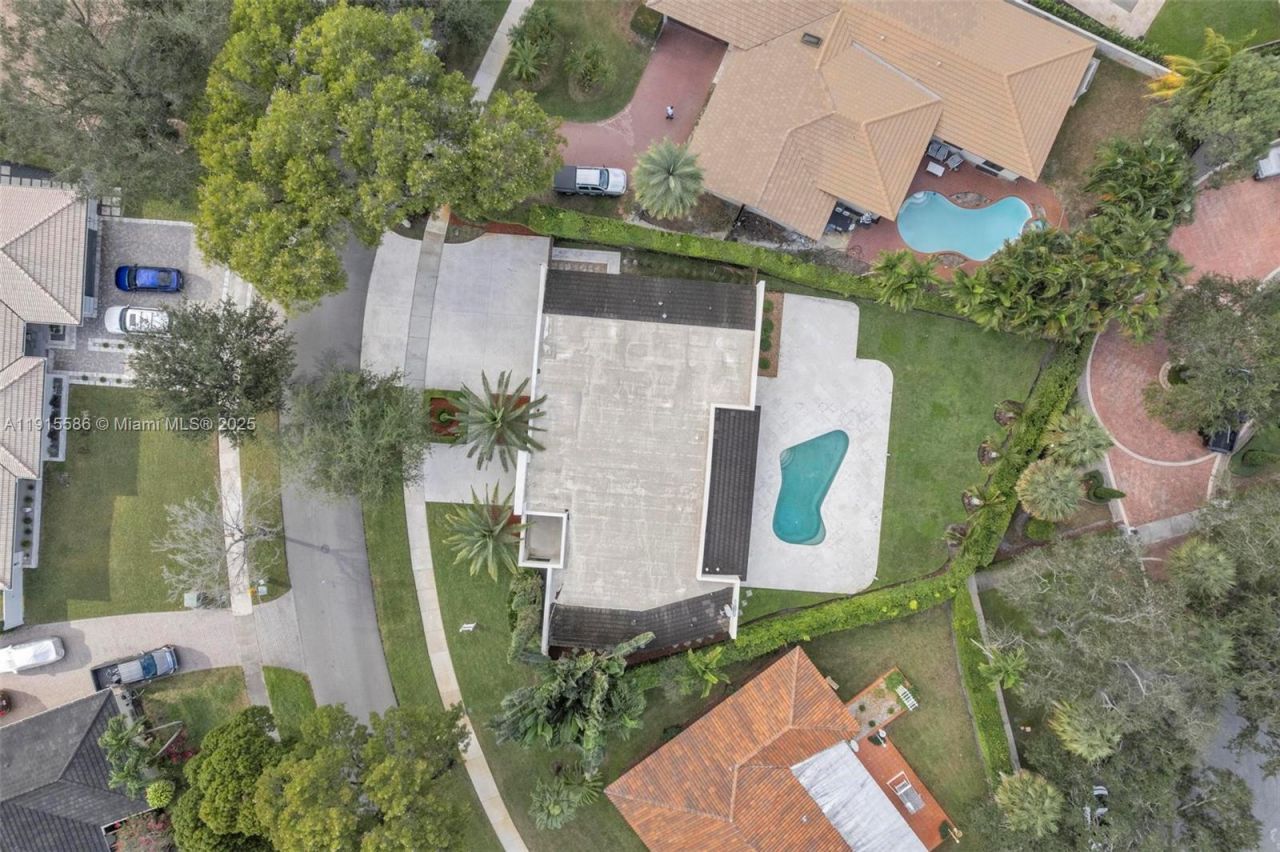 7261 W Troon Cir, Miami Lakes, FL 33014 Photo