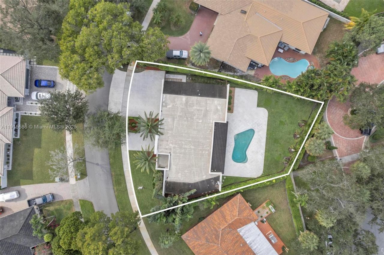 7261 W Troon Cir, Miami Lakes, FL 33014 Photo