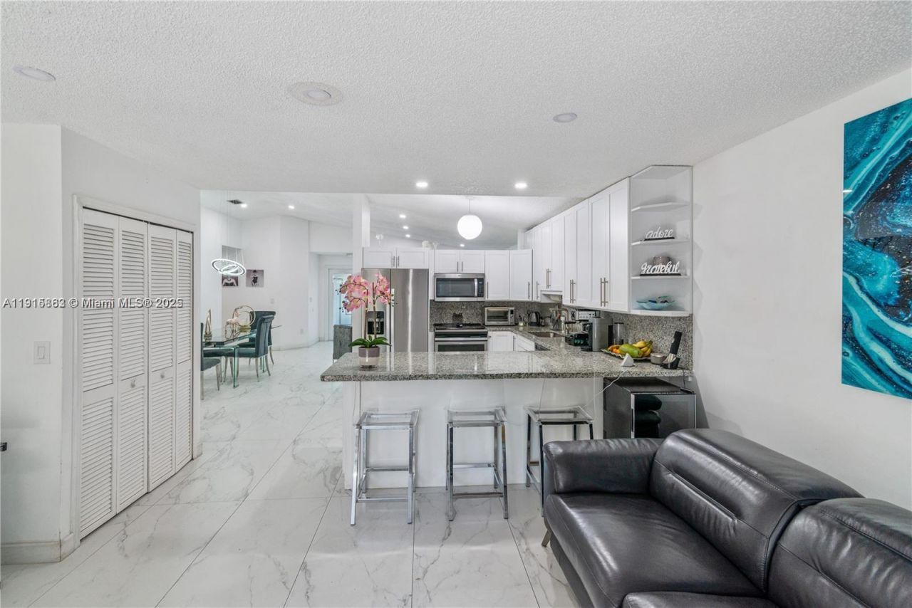 14350 SW 112th Ter, Miami, FL 33186 Photo