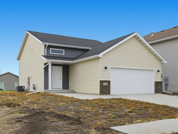7007 Benji Lane, Horace, ND 58047