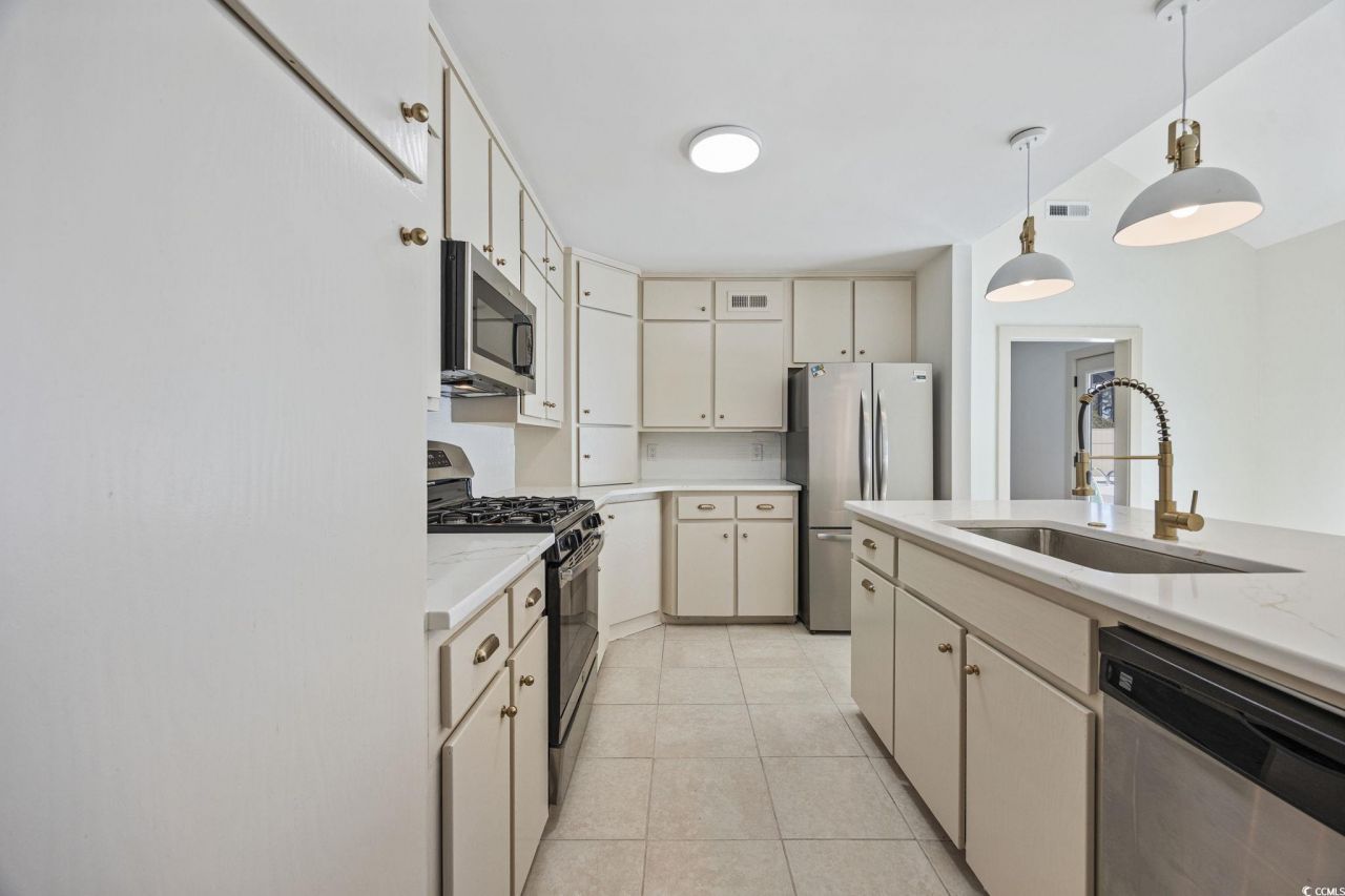 513 Plantation Dr. Photo 7