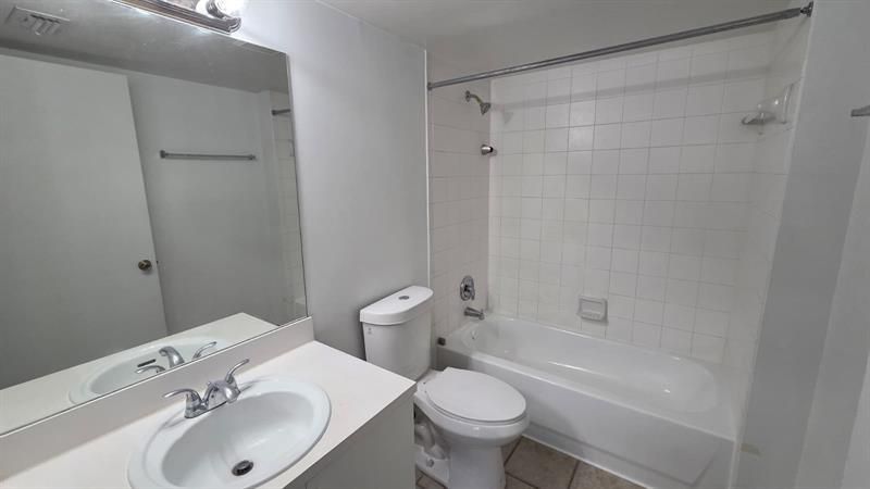 4149 N Haverhill Rd, Unit 1615, West Palm Beach, FL 33417 Photo