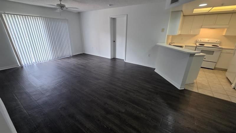 4149 N Haverhill Rd, Unit 1615, West Palm Beach, FL 33417 Photo