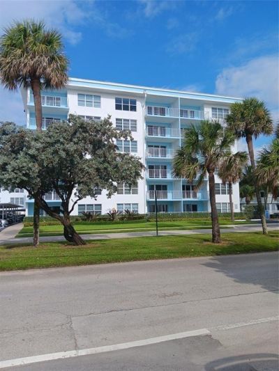 4540 N Ocean Drive, Unit 210, Lauderdale by the Sea, FL 33308 Photo