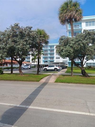 4540 N Ocean Drive, Unit 210, Lauderdale by the Sea, FL 33308 Photo