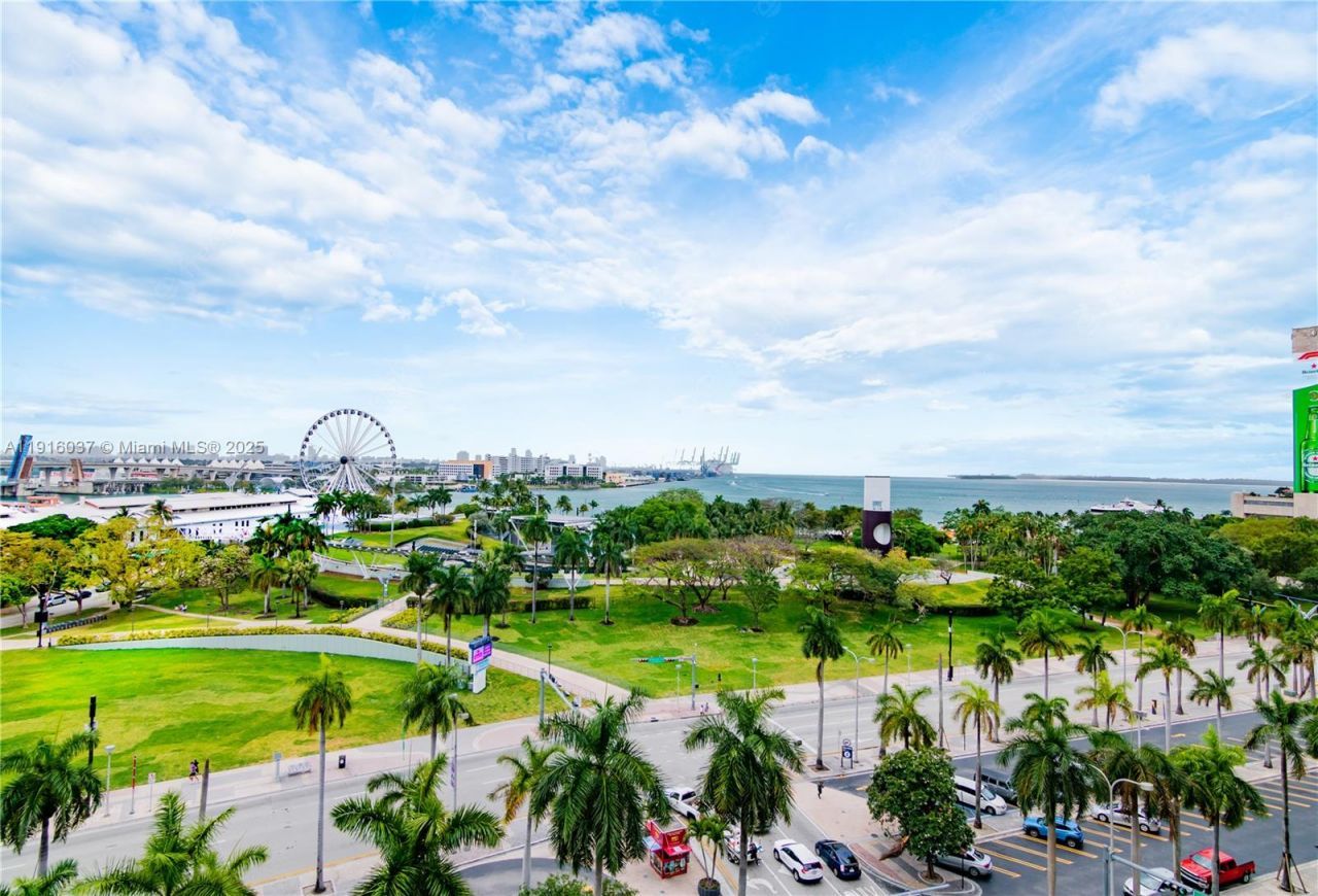 244 Biscayne Blvd, Unit 3703, Miami, FL 33132 Photo