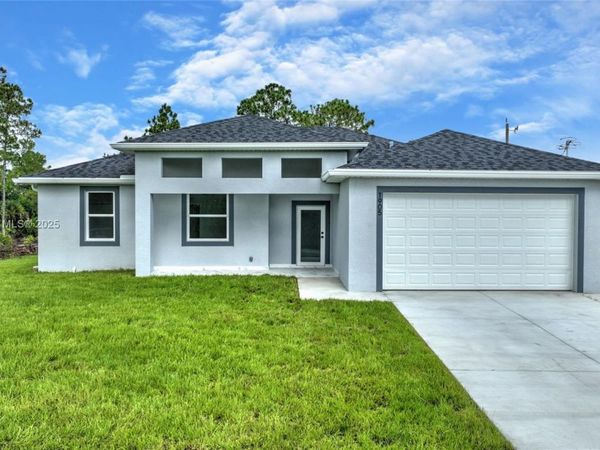 1905 Charles Ave N, Lehigh Acres, FL 33971