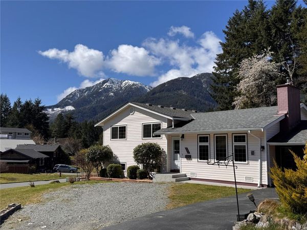 594 Hummingbird Lane, Gold River, BC V0P 1G0