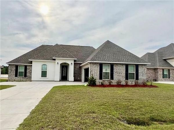 44195 SHADOWPOINT Drive, Hammond, LA 70403