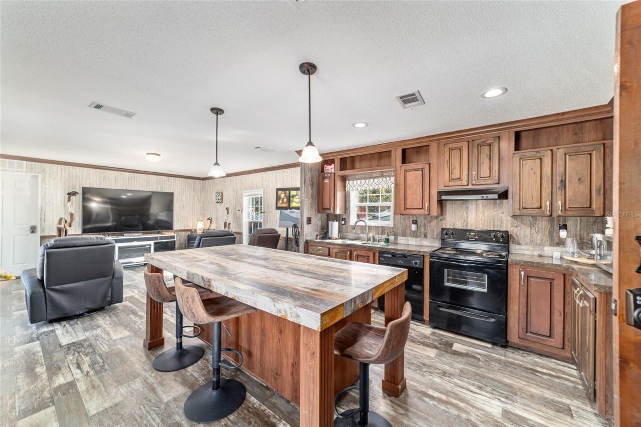 14181 SE 211th Court, Umatilla, FL 32784 Photo