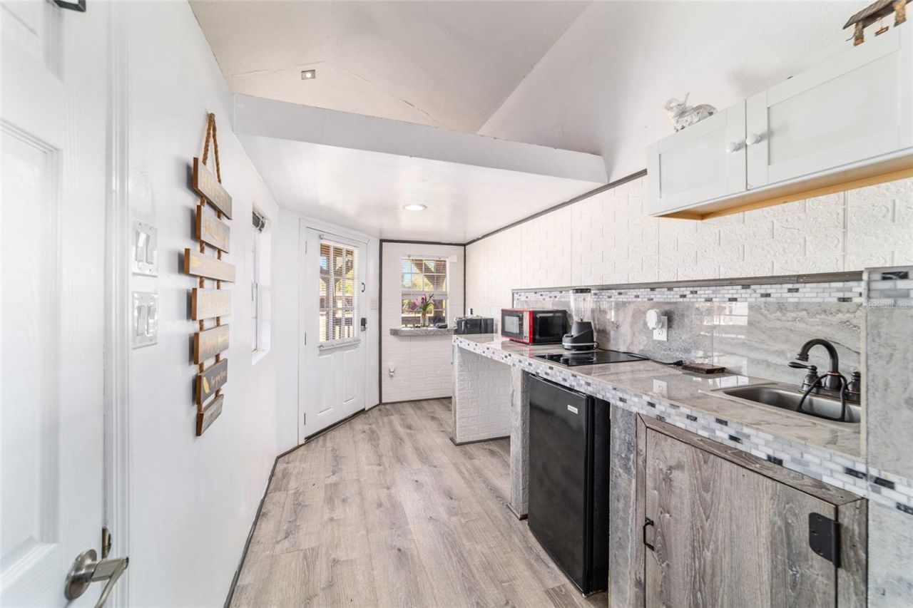 14181 SE 211th Court, Umatilla, FL 32784 Photo