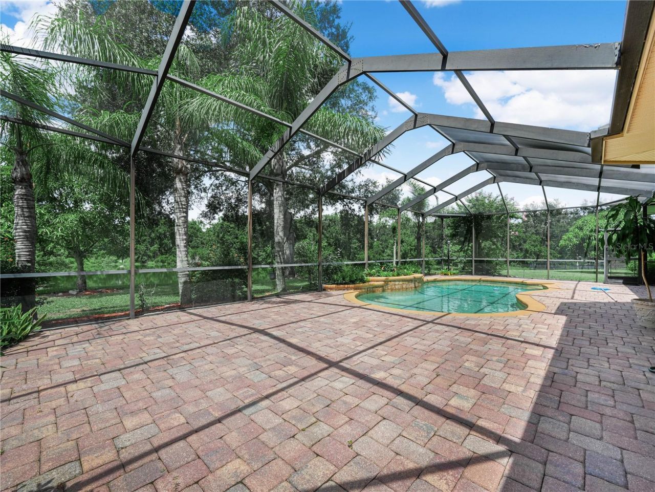 565 Whisper Woods Drive, Lakeland, FL 33813 Photo