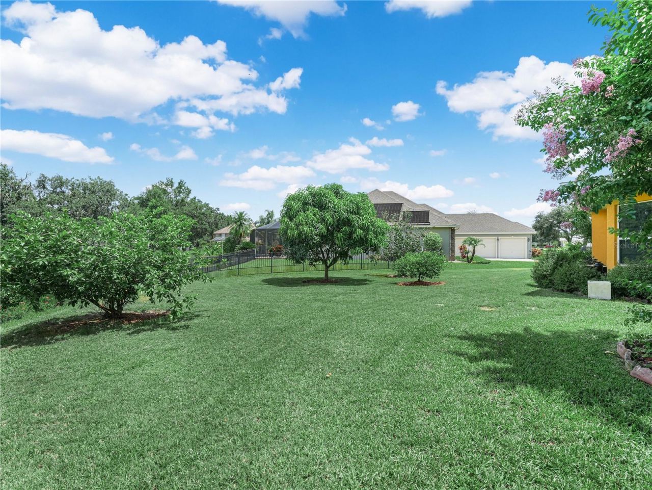 565 Whisper Woods Drive, Lakeland, FL 33813 Photo