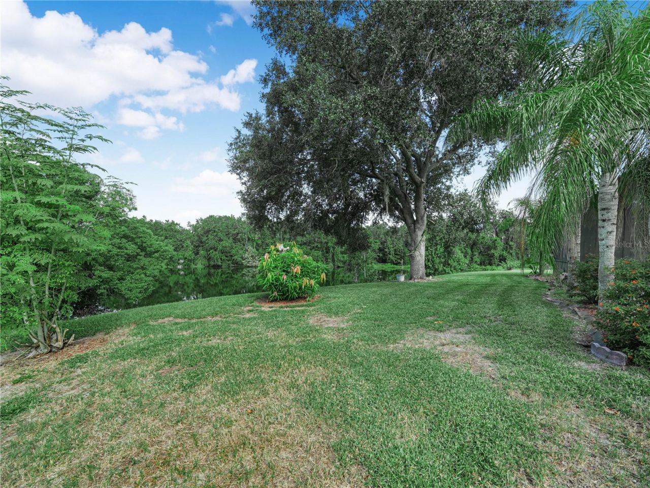 565 Whisper Woods Drive, Lakeland, FL 33813 Photo