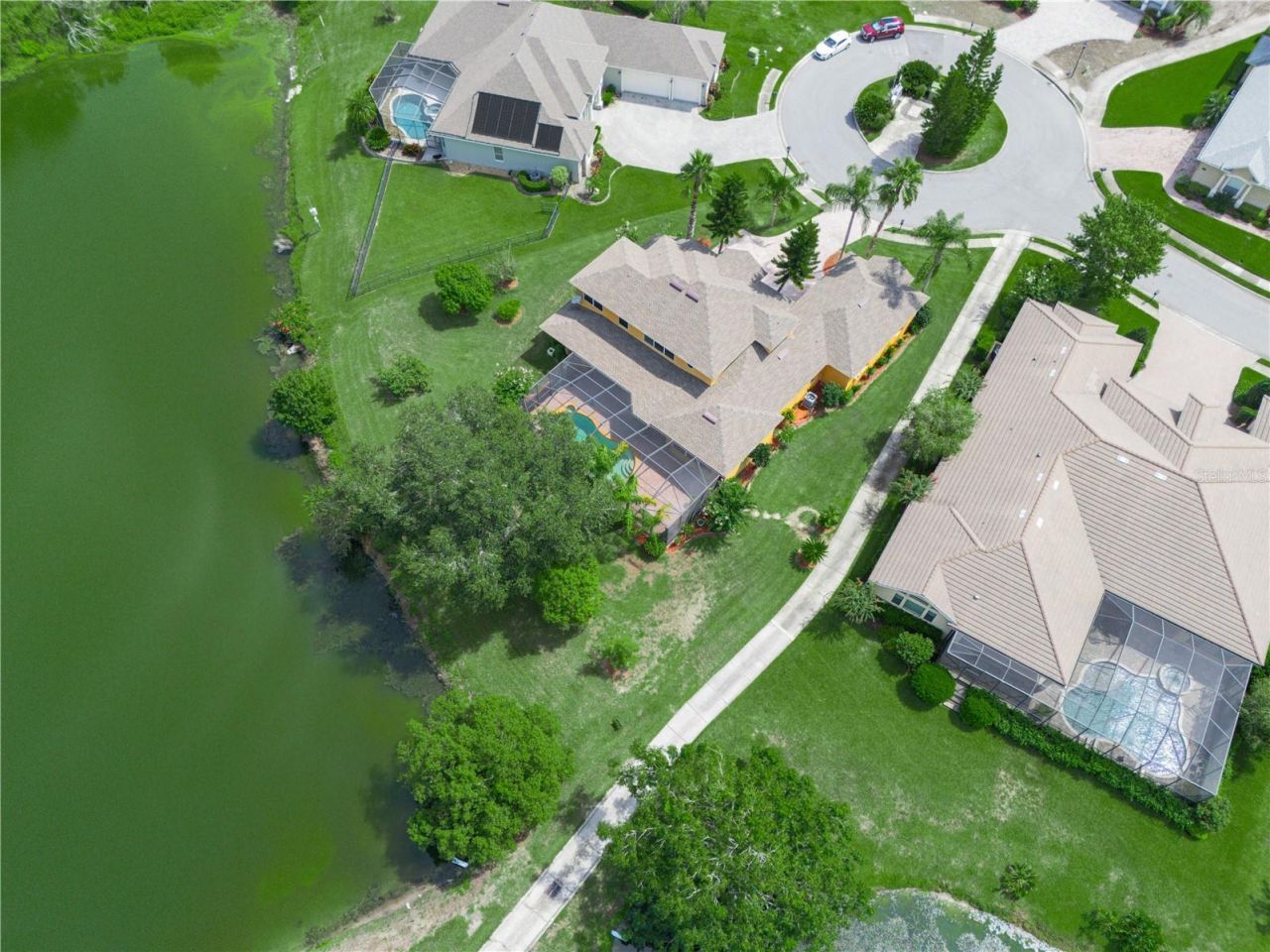 565 Whisper Woods Drive, Lakeland, FL 33813 Photo