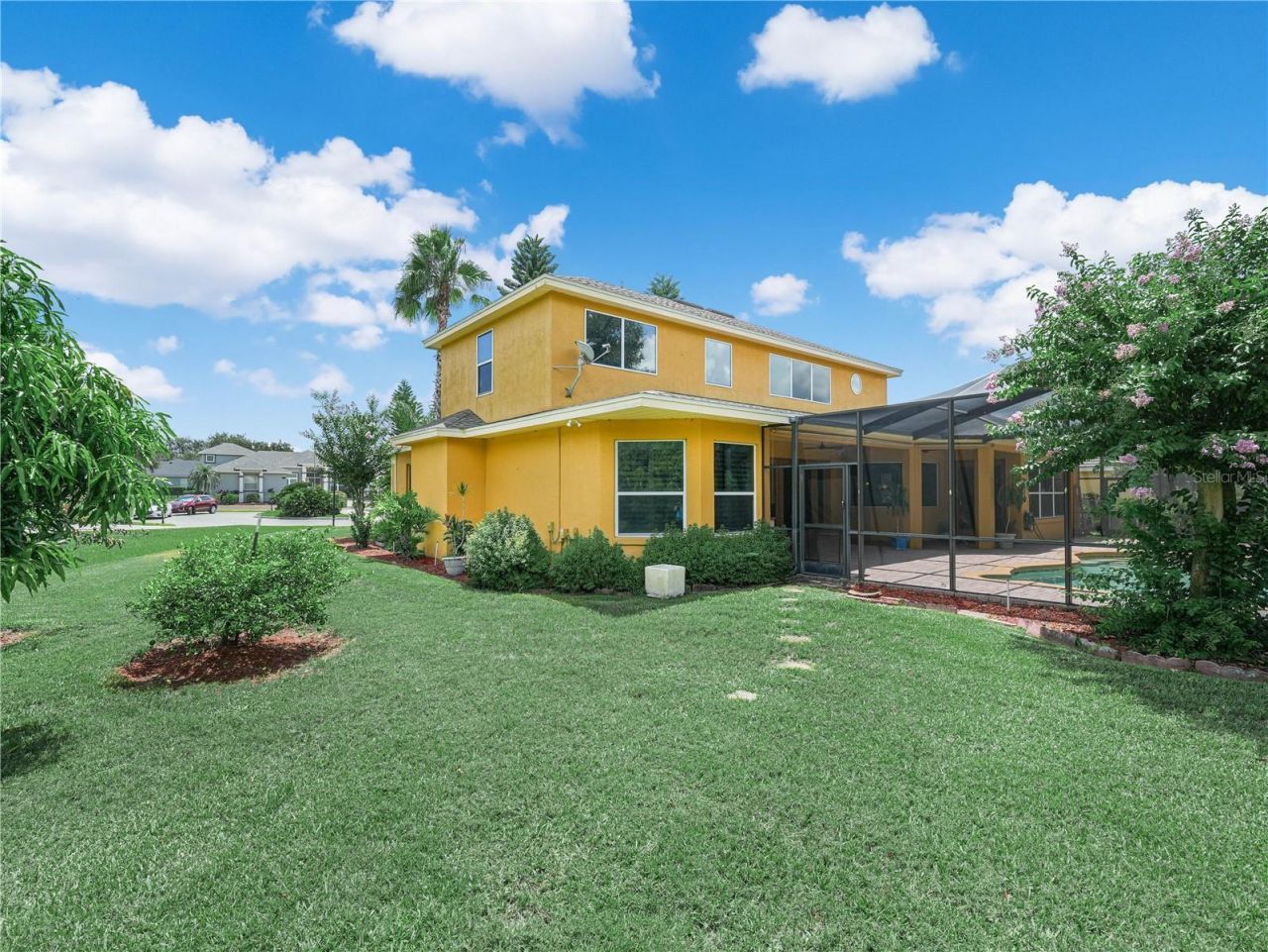 565 Whisper Woods Drive, Lakeland, FL 33813 Photo