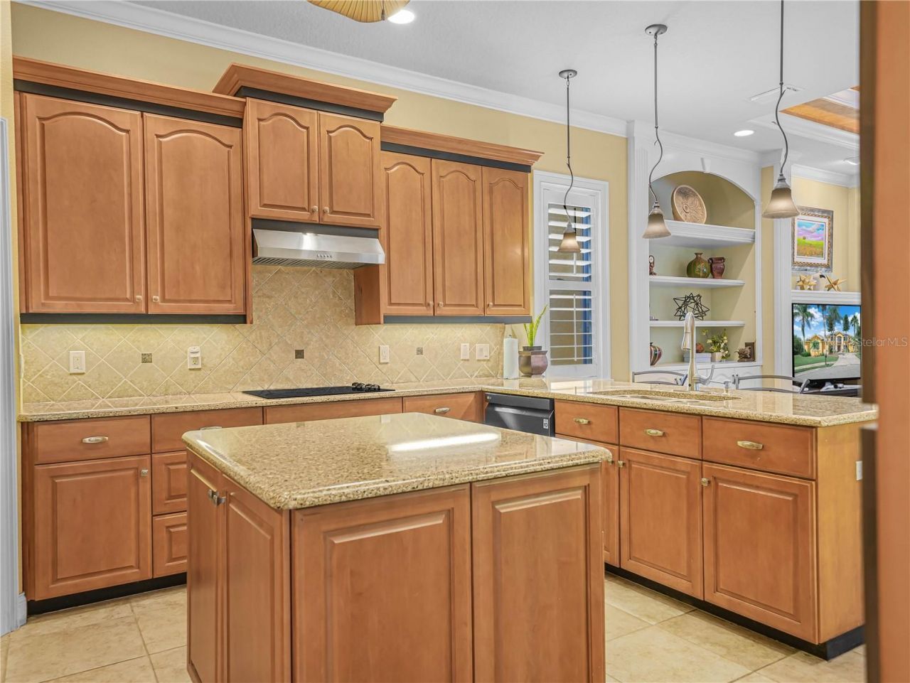 565 Whisper Woods Drive, Lakeland, FL 33813 Photo