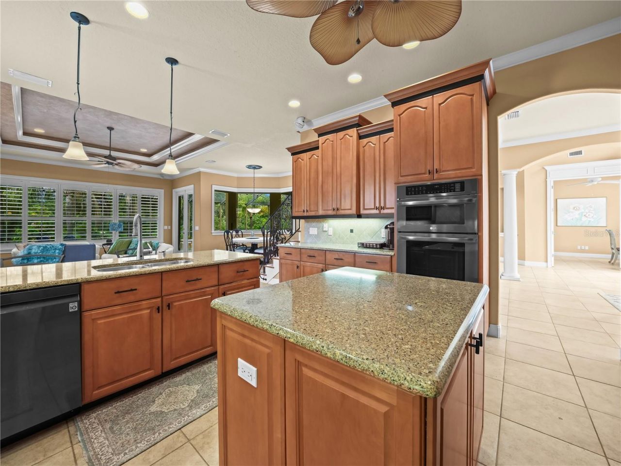 565 Whisper Woods Drive, Lakeland, FL 33813 Photo