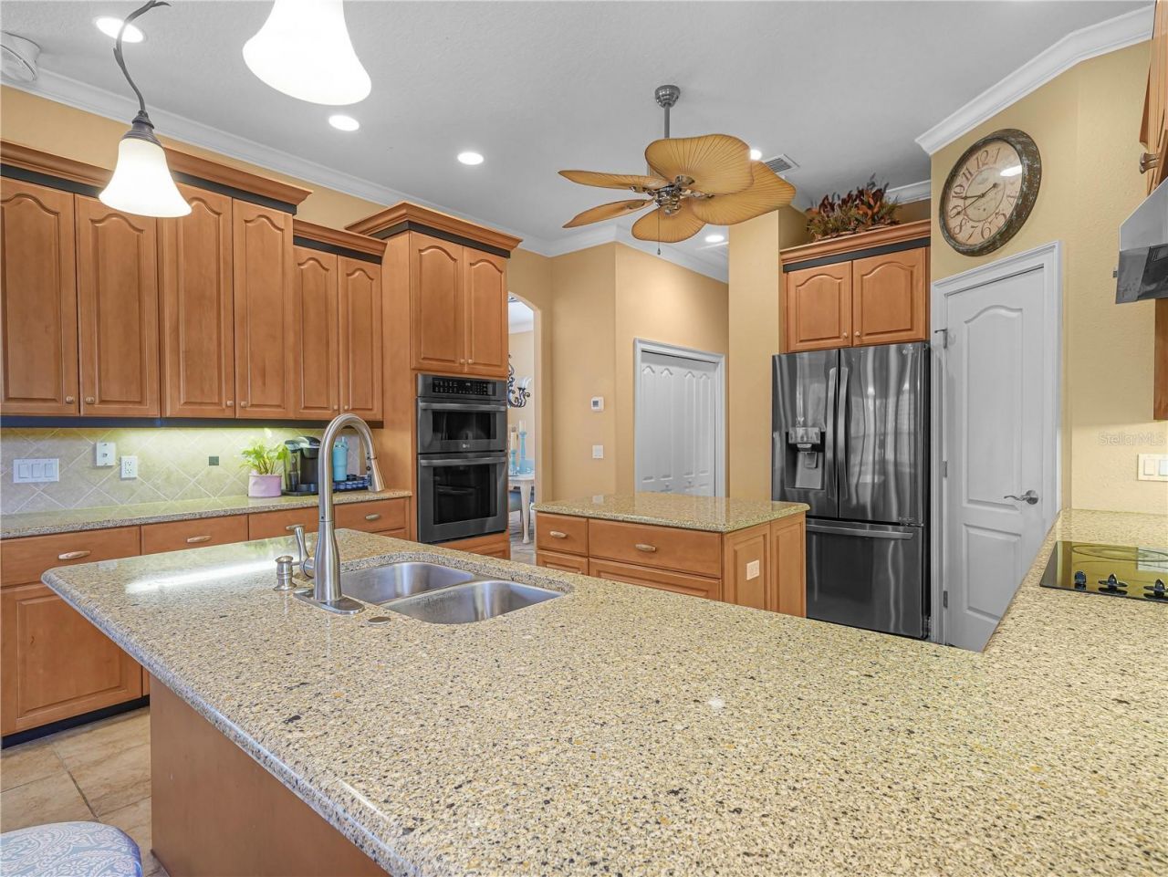 565 Whisper Woods Drive, Lakeland, FL 33813 Photo