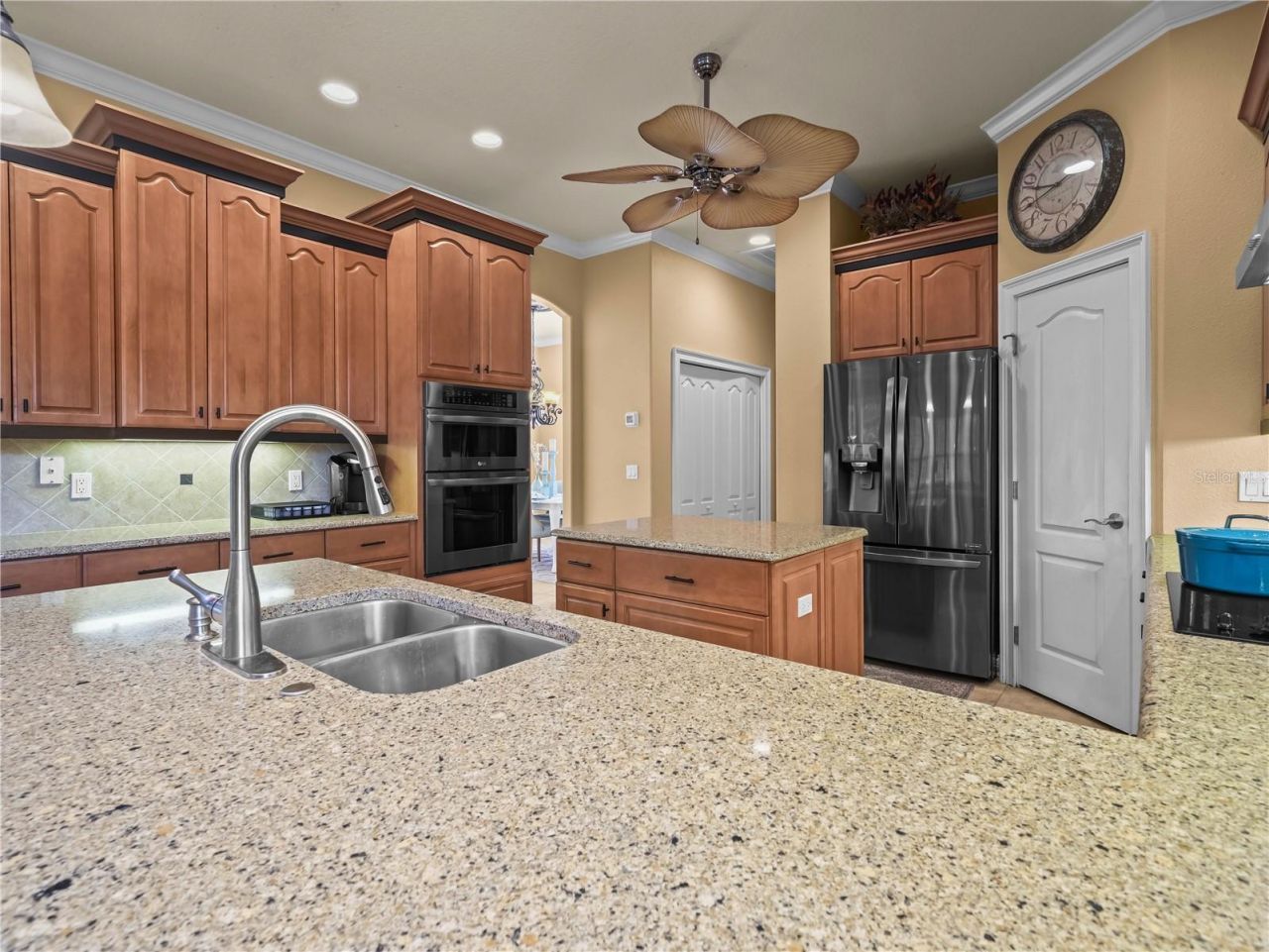 565 Whisper Woods Drive, Lakeland, FL 33813 Photo