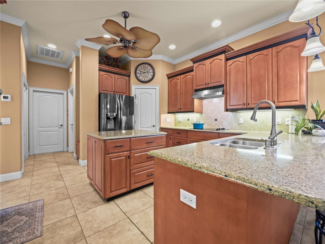 565 Whisper Woods Drive, Lakeland, FL 33813 Photo