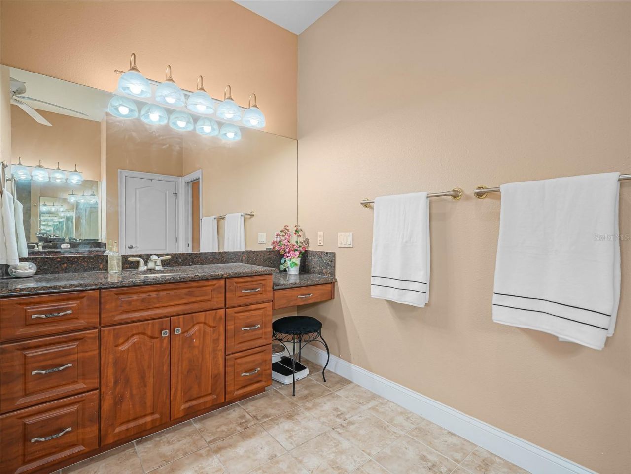 565 Whisper Woods Drive, Lakeland, FL 33813 Photo