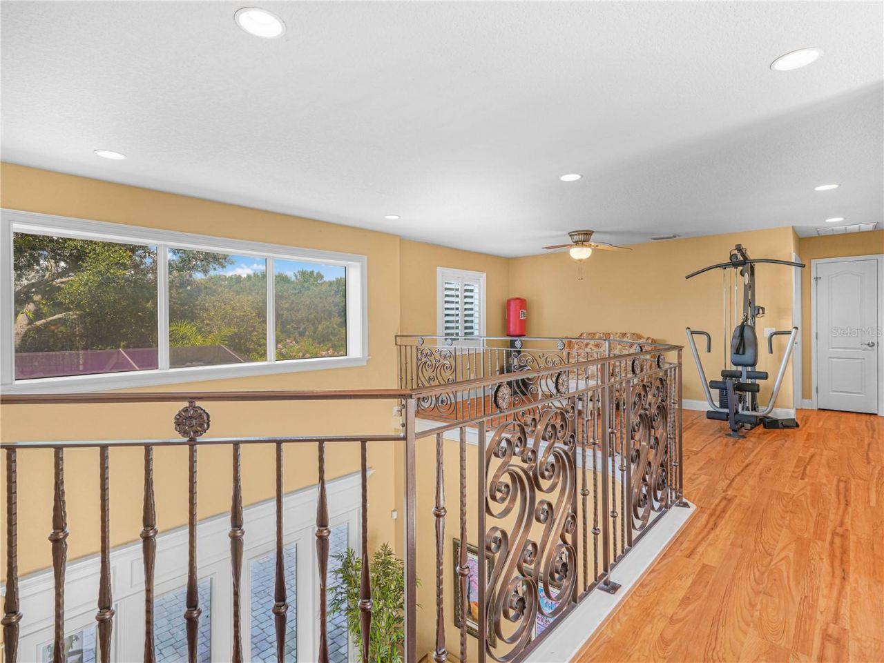 565 Whisper Woods Drive, Lakeland, FL 33813 Photo