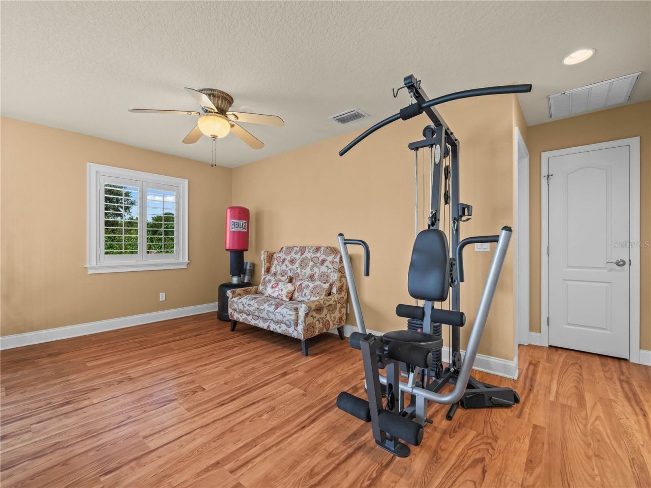 565 Whisper Woods Drive, Lakeland, FL 33813 Photo