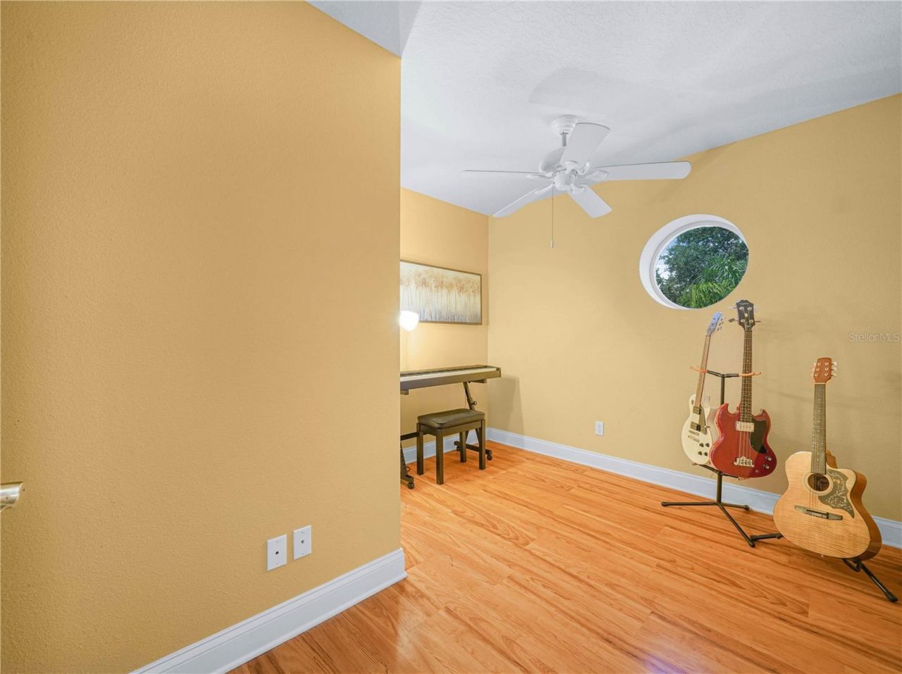 565 Whisper Woods Drive, Lakeland, FL 33813 Photo