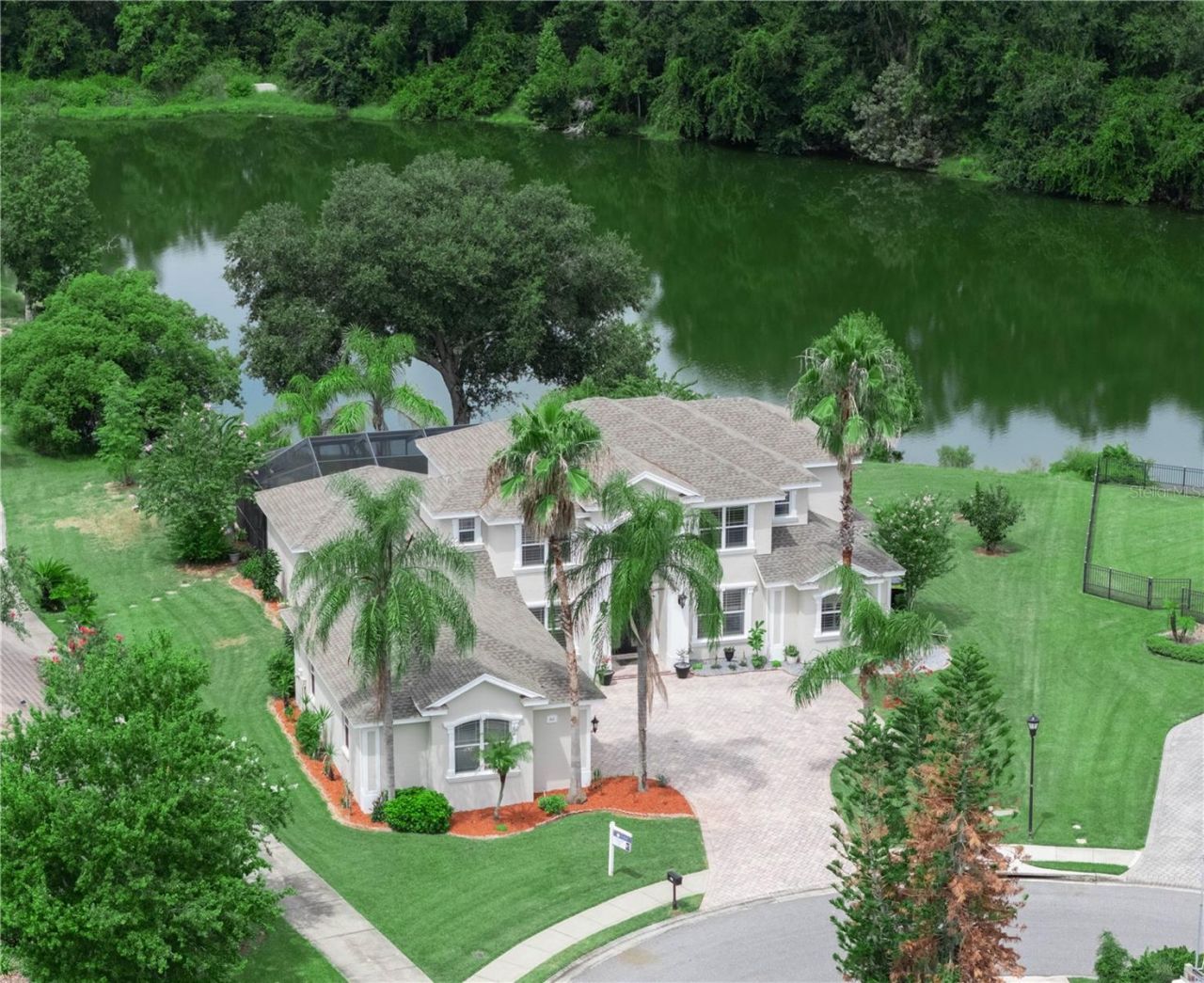 565 Whisper Woods Drive, Lakeland, FL 33813 Photo